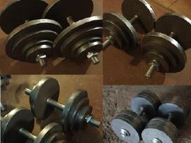 Daug sporto inventoriaus hanteliai stanga suolas