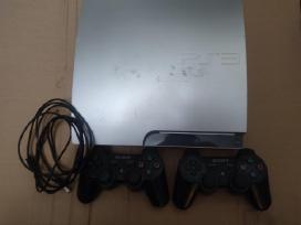 PS3 puikios bukles, 40 zaidimu, atristas, 2 pultai