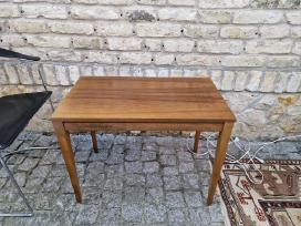 Vintažinis midcentury riešutmedžio kavos staliukas