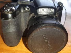 Fuji Film Finepix S2500 HD skaitmeninį fotoaparatą
