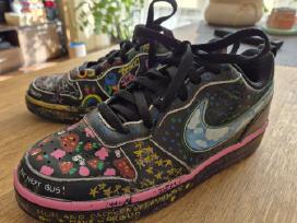 Vienetiniai piešti Nike originalūs