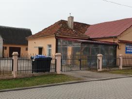 Parduodamas autodetalių ir ūkinių prekių verslas