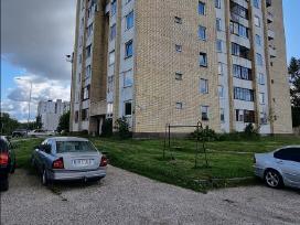 Parduodu 1 kamb. butą be tarpininkų