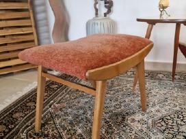 Vintažinis Mid Century bukmedžio pufas
