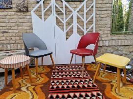 Vintažinės Mid century kėdės ir pufai