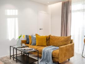 Three Room Family Apartment in Oz park