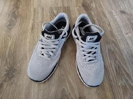 Vyriški sportbačiai Nike 43 dydžio.