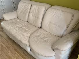 Balta odine sofa