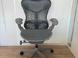 Herman Miller Mirra Ligtgrey Black