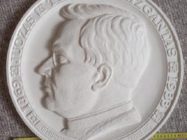 Bareljefas Vaižganto