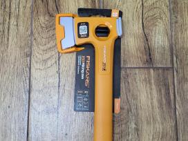 Fiskars x13 turistinis kirvukas.