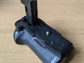 Meike Mk-550d battery grip