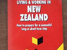 Knyga Living & Working in New Zealand