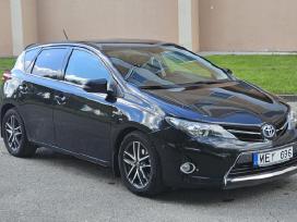 Toyta Auris benzinas-elektra, 2015