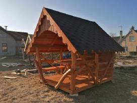 Ąžuolo rąstelių pavėsinė