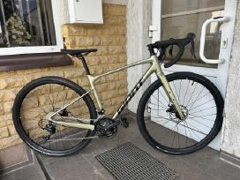 Gravel Giant Revolt dviratis