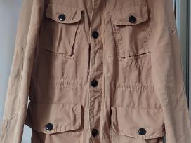 Tommy Hilfiger striukė