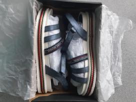 Tommy Hilfiger basutės