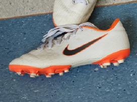 Nike bucai 38,5 dydis vidpadis 24 cm