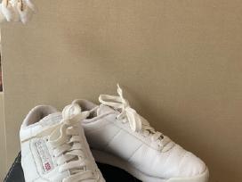 Reebok kedai