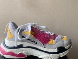 Balenciaga kedai