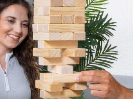 Giant Jenga svyruojančio bokšto žaidimas