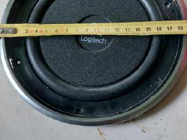 Logitech bass radiatorius