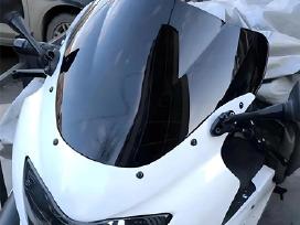 Motociklo priekinio stiklo vėjo deflektorius