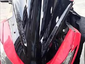 Motociklo priekinio stiklo vėjo deflektorius