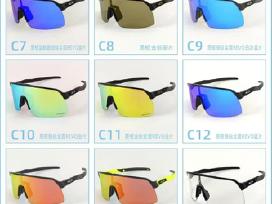 Oakley akiniai keli modeliai pilnas komplektas