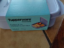 Tupperware pietų dėžutė į gamtą
