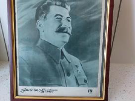 J. Stalino portretas ir knyga