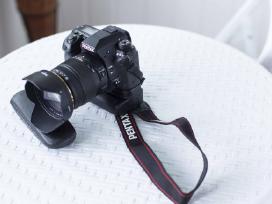 Pentax K5 su objektyvu. Kadrų skaičius 6510