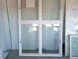 Naujas medinis langas