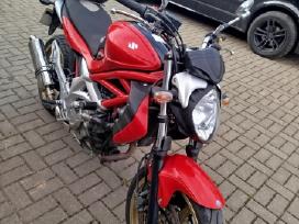Suzuki Gladius sfv650