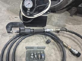 Kniediklis automobilių kėbulų remontui