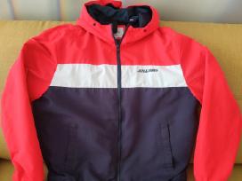 Parduodu vyrišką Jack&jones demisezoninę striukę
