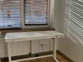 Elektrinis reguliuojamo aukščio stalas