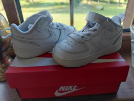 Nike kedukai ir batukai
