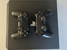 Playstation 4 Pro bei vairas su žaidimais