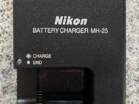 Nikon Mh-25 pakrovėjas