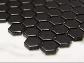 Juodos keraminės mozaika plytelės Hexagon Black