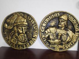 Parduodu istorinius gipsinius bareljefus