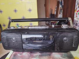 Tris magnetolos po 10eur.vienetas.