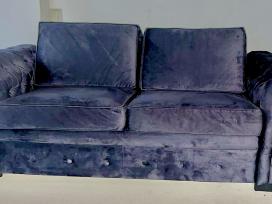 Parduodama klasikinė dvivietė sofa