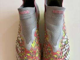 Futbolo bateliai Adidas Predator Freak 36 dydžio