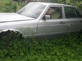 Mercedes-benz E210 paduodamas visas arba dalimis
