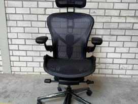 Herman Miller Aeron Remastered Onyx Atlas Headrest