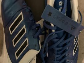 Parduodu originalus Adidas futbolo batelius