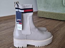 Tommy Hilfiger odiniai aulinukai, kainavo 200eu